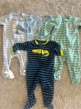 Carters Bundle of 4 Baby 6 Months Footed Pajamas